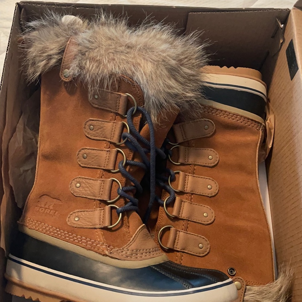 Brand new in box.  Size 9.5